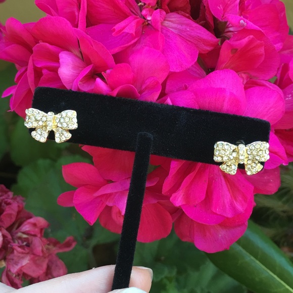 Jewelry - Crystal bow 🎀 ribbon gold earrings stud studs